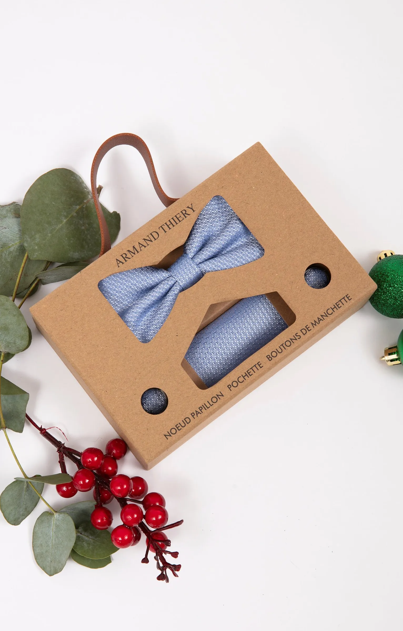 Cravates<Armand Thiery Box avec 1 noeud,1 pochette et 2 boutons - Bleuciel