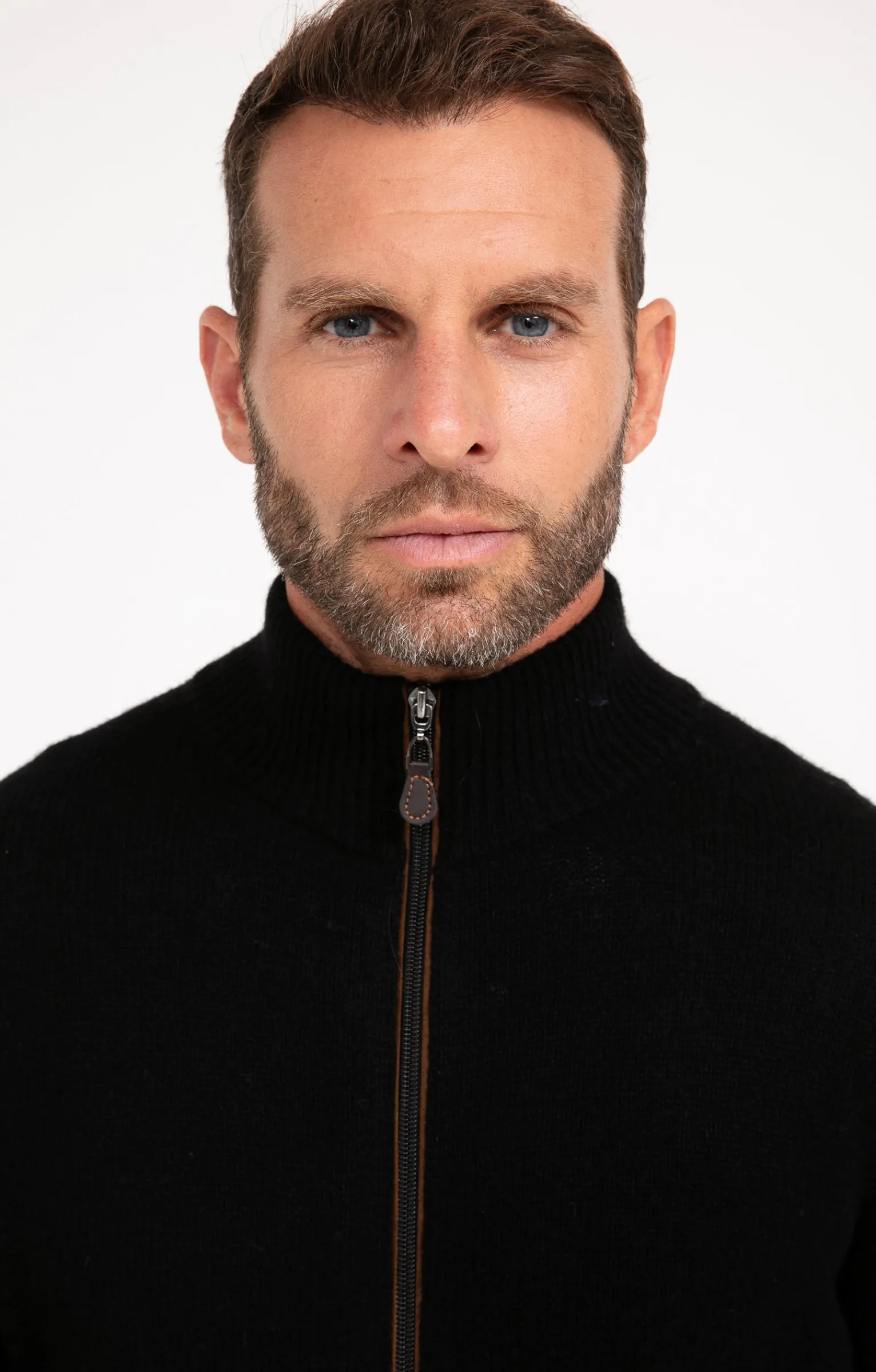 Pulls & Gilets<Armand Thiery Gilet uni en laine - Noir