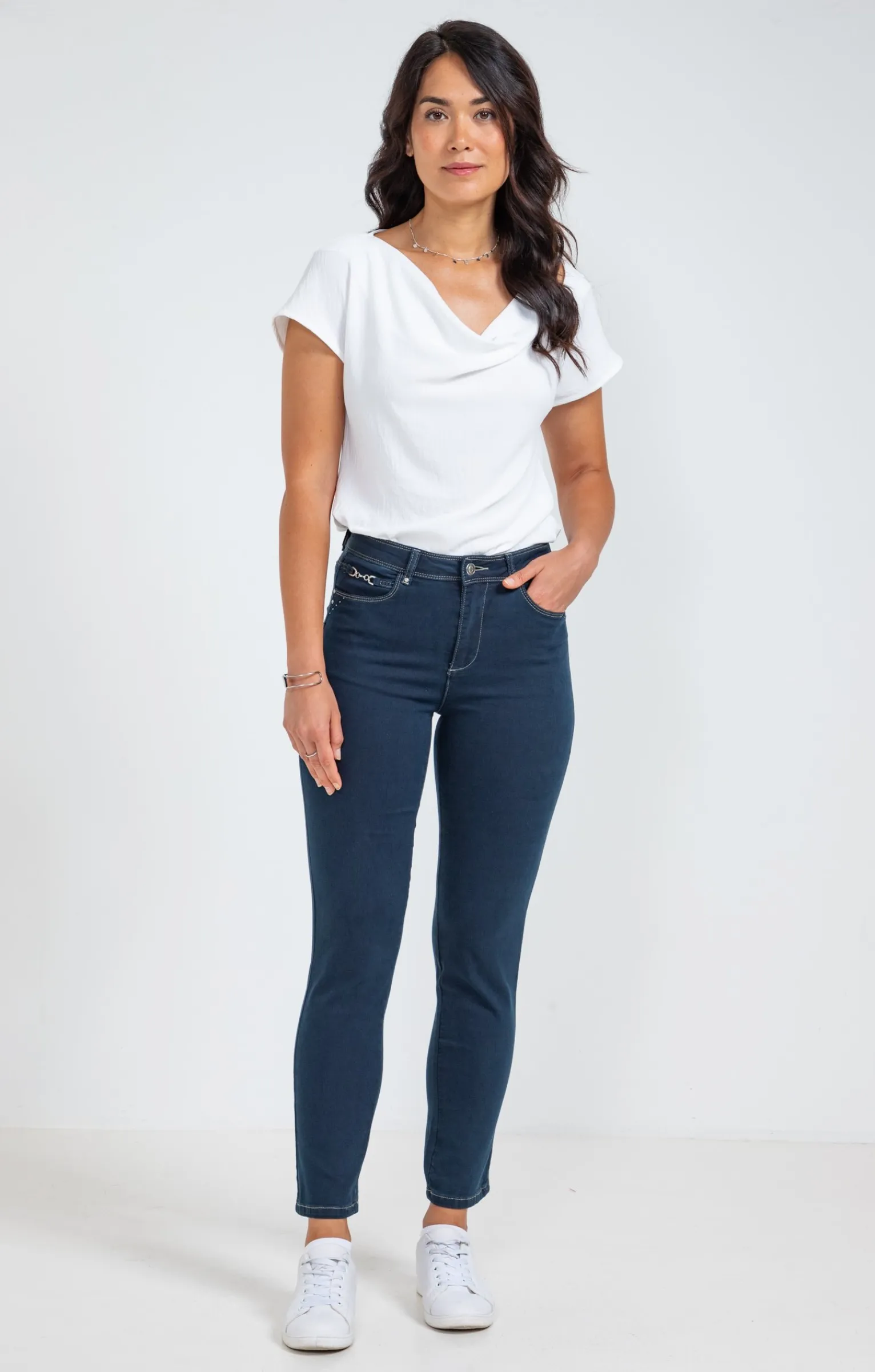 Pantalons<Armand Thiery Pantalon 7/8 denim surteint détail bijou - Bleu