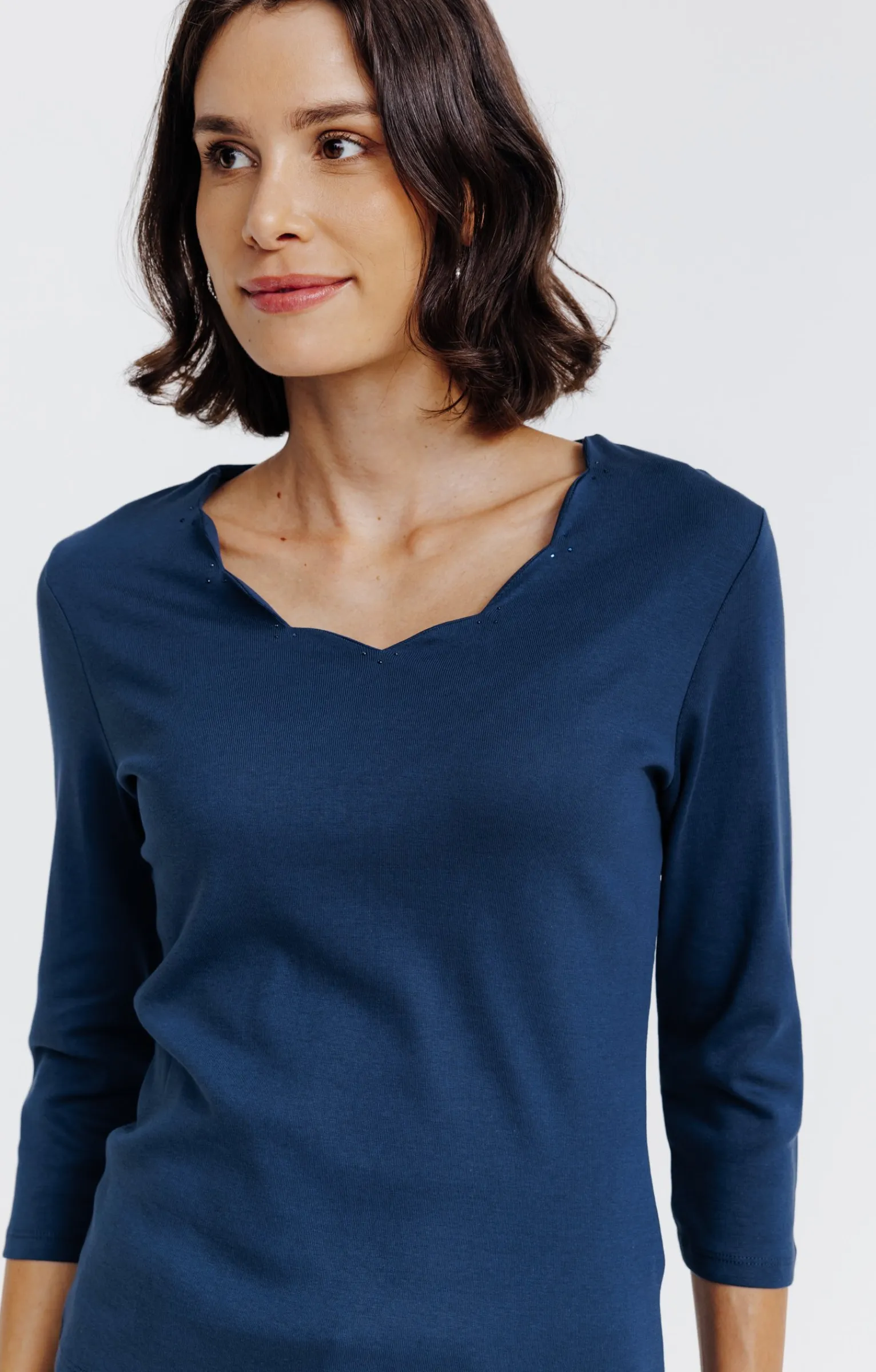 Tee-shirts<Armand Thiery Tee-shirt uni col V festons - Bleu